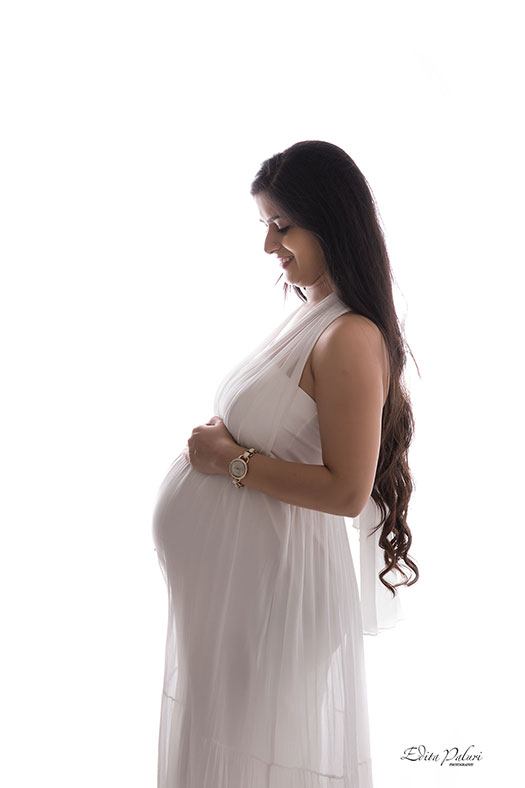 Maternity pictures in Pune